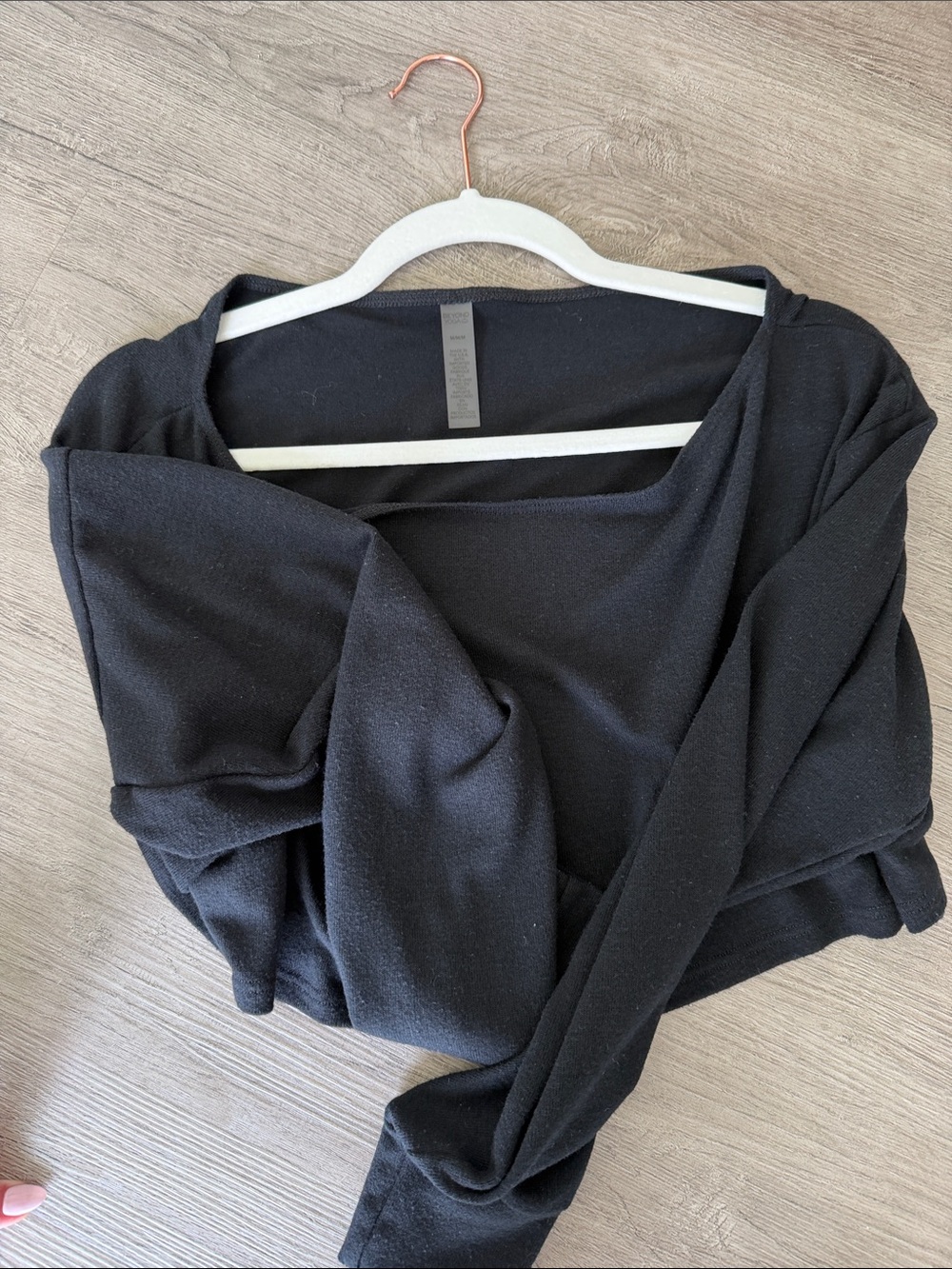 Beyond Yoga Black Long Sleeve Cropped Top - Picture 2 of 5